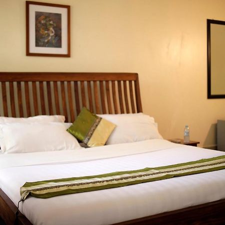 Entebbe Palm Hotel Eksteriør bilde