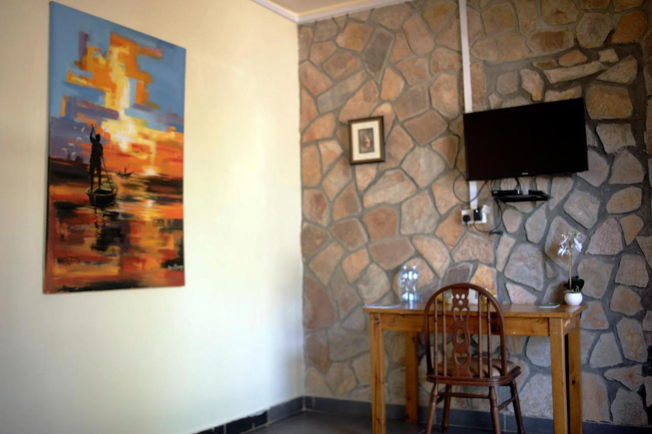 Entebbe Palm Hotel Eksteriør bilde