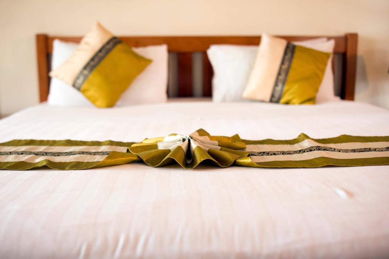 Entebbe Palm Hotel Eksteriør bilde