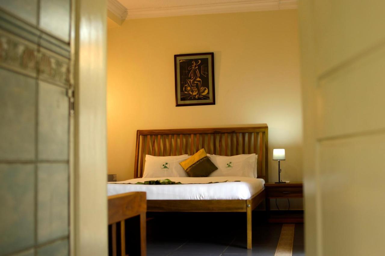 Entebbe Palm Hotel Eksteriør bilde