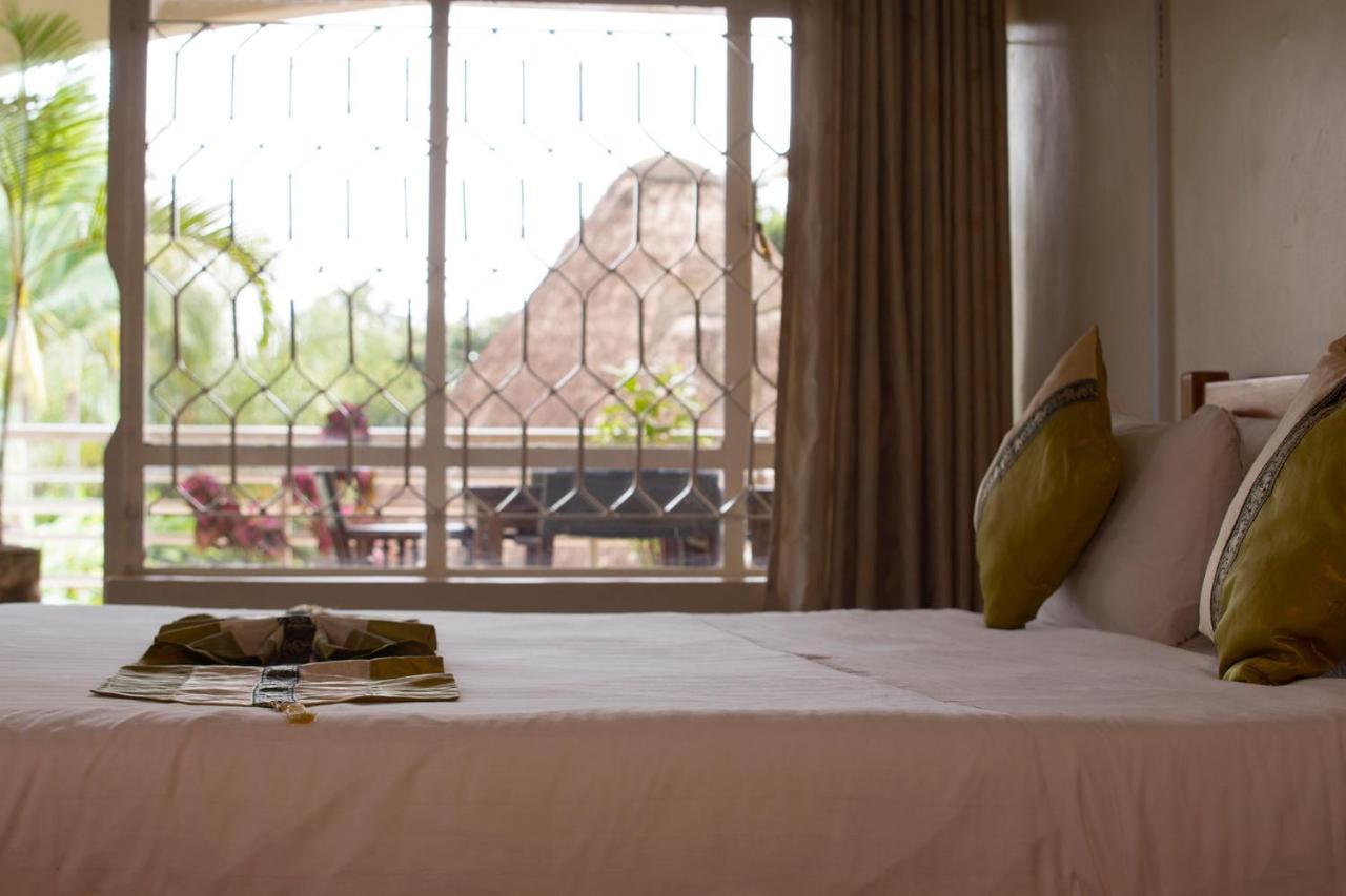 Entebbe Palm Hotel Eksteriør bilde
